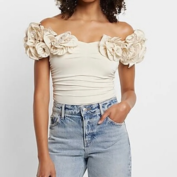 Express Tops - NWT Express Body Contour compression.  Rosette design top.  Sz M